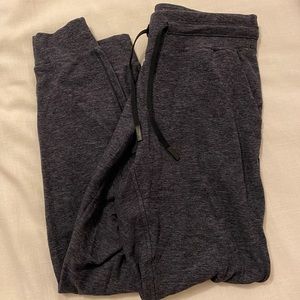 Lululemon joggers size 6!